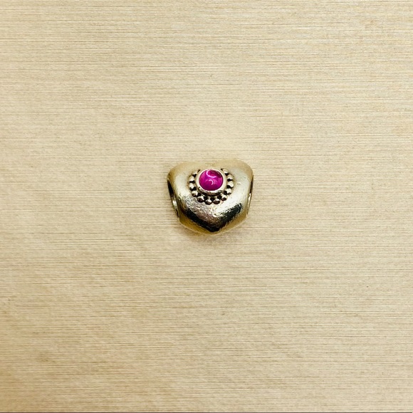 EUC Pandora 790573RHL Sterling Silver Treasured Hearts Bead w/ Rhodolite - Picture 6 of 7